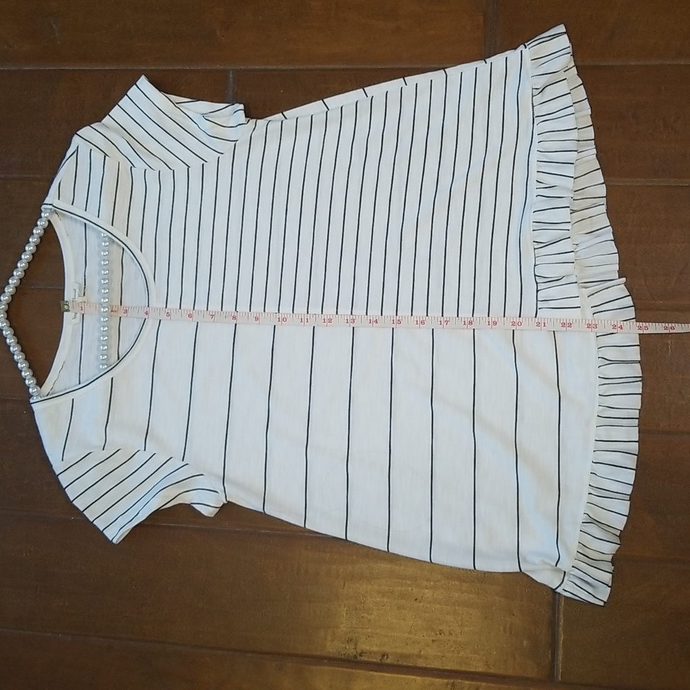 Hem And Thread Short Sleeve White Black Striped Cap Sleeve Shirt Size Medium - Picture 3 of 7